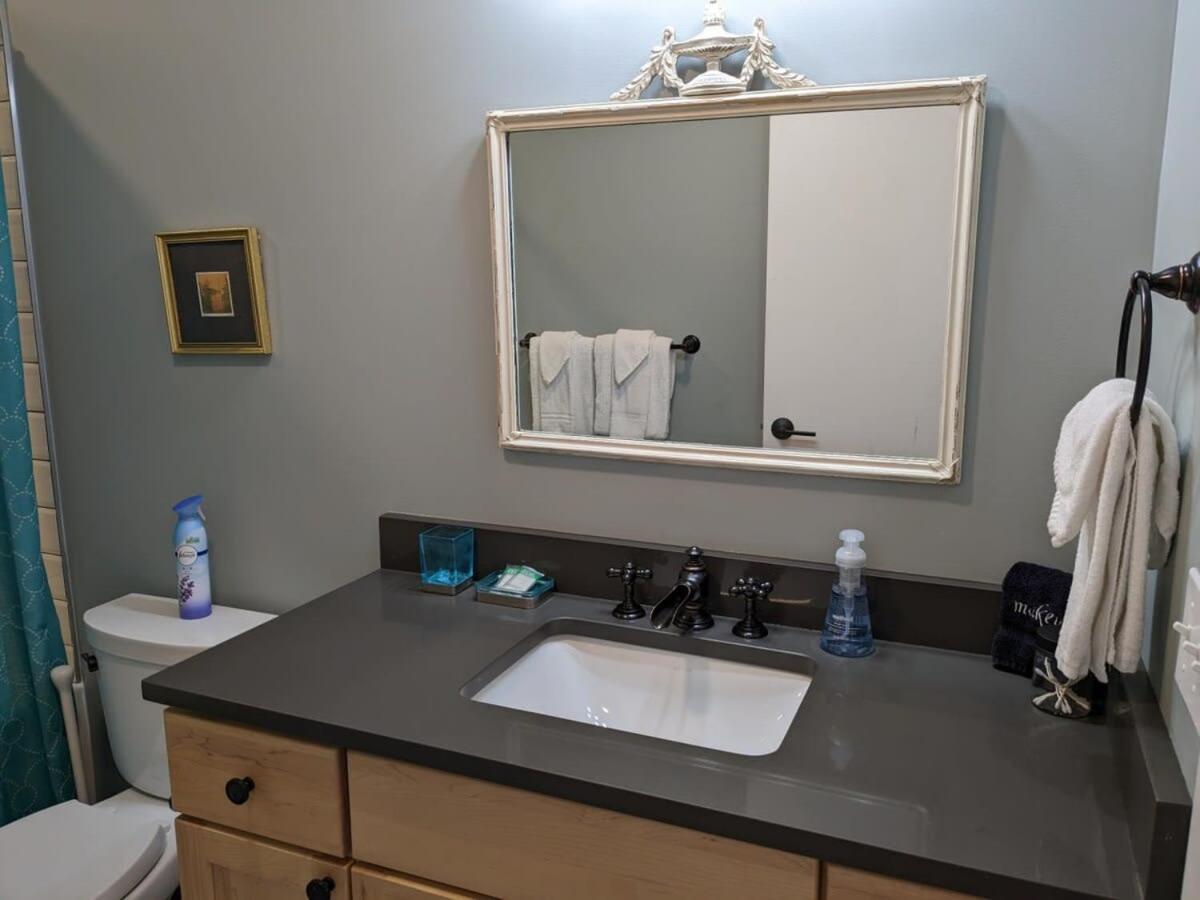 Condo On State Hospital Grounds! トラバーズ・シティ エクステリア 写真